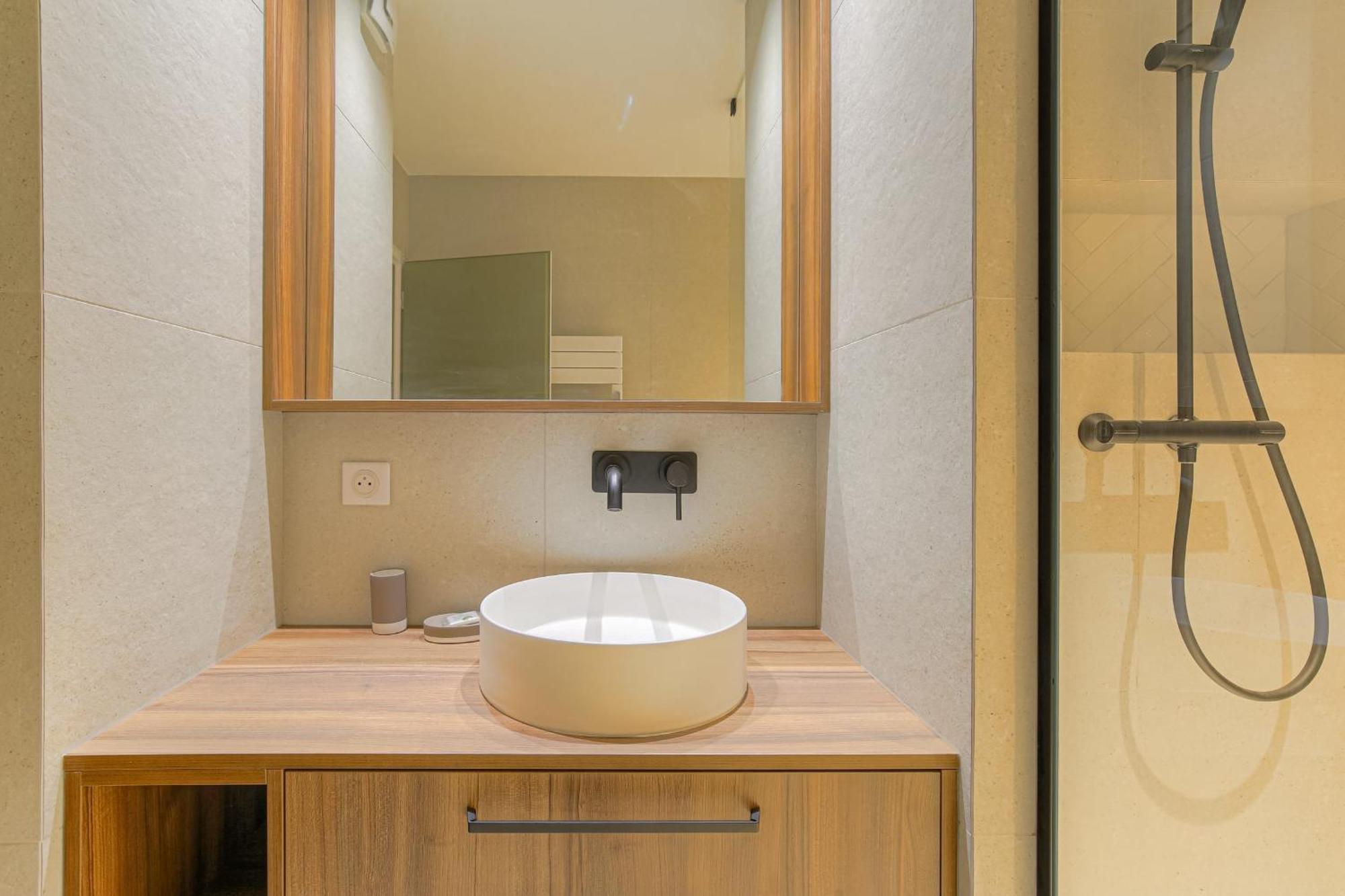 Luxe Et Design Avec Parking Gratuit Apartment Lyon Exterior photo